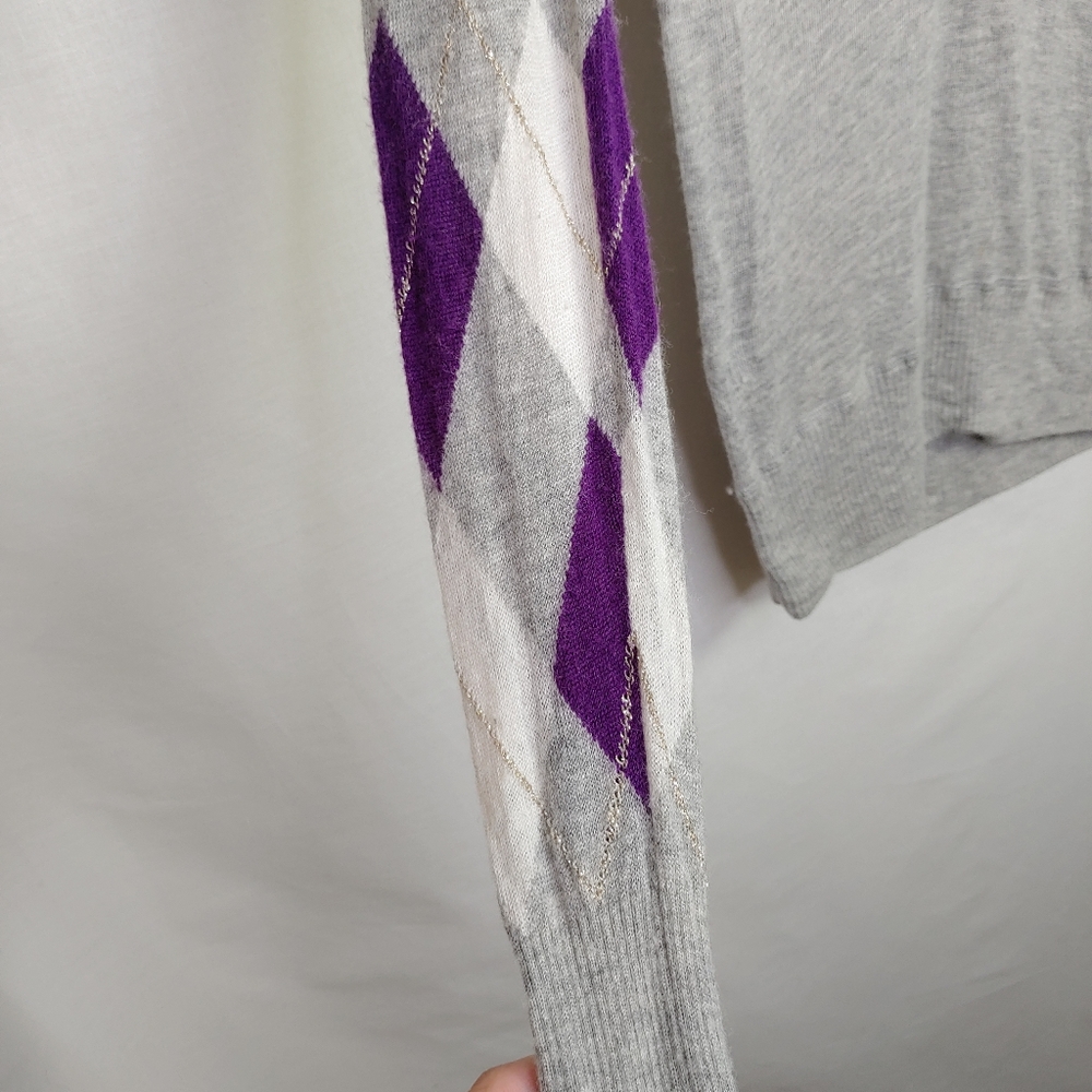 Express Gray Deep V-Neck Lightweight Sweater Sz S - image 4